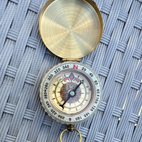 Gold metal pocket compass - metal, with