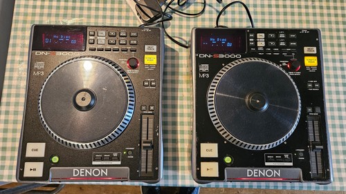 Pair used denon s3000 - of,