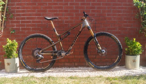 Kona hei custom - kona,