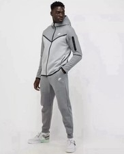 Nike Tech Fleece