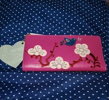 Wren Magenta Leatherette