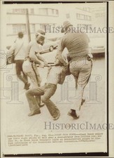 1972 Press Photo Police use