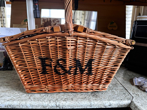 Wicker picnic basket - f,