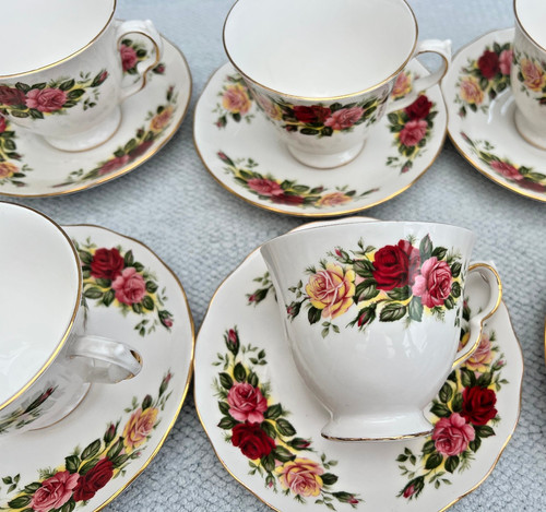Royal vale roses tea cups - royal,