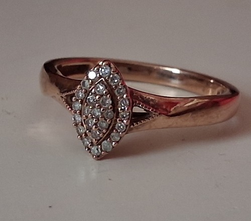 9ct yellow gold - 9ct, diamond