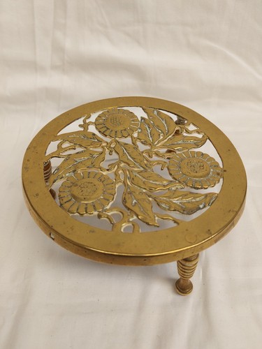 Vintage brass trivet - on, 3