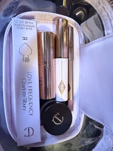 Charlotte tilbury makeup - tilbury,