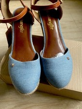 Wrangler Closed Toe Wedge