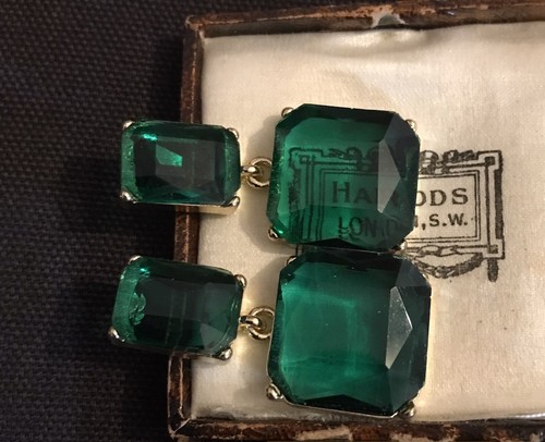 Vintage style green crystal - vintage,