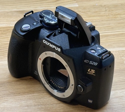 Olympus 520 digital camera - olympus, e-520