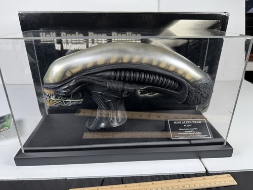 Mini alien head - alien, prop