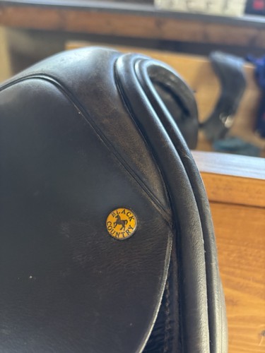 Black country dressage saddle - black,