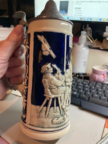 Lidded stein with germany inn - stein,