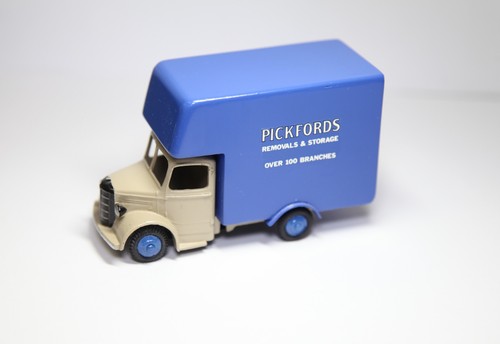 Dinky bedford box van - dinky,