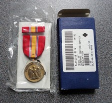 Pre-Owned U.S. National Defence Service Regular Medal Set Original Box Full Size