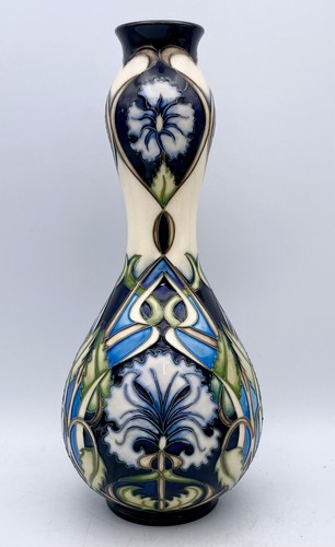 Moorcroft collectors club - moorcroft, collectors'