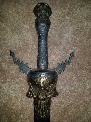 Sword skull hilt foot - w/skull,