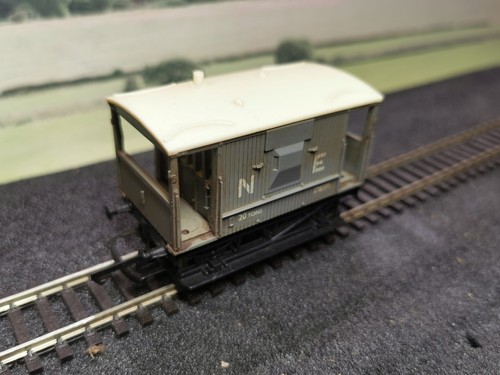 Hornby r215 20ton guards - hornby,