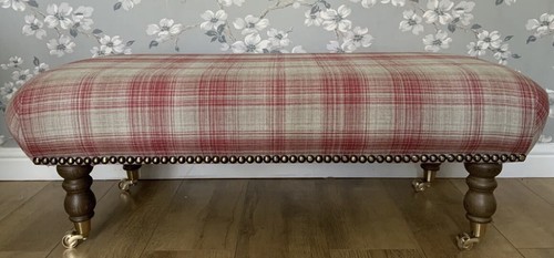 New footstool laura - new,