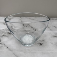Clear Glass Bowl Fruit/Centerpiece /Salad Serving Bowl.     (B27)
