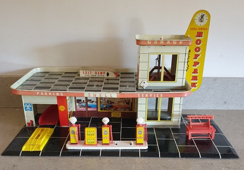 Mettoy tinplate roof park - mettoy,