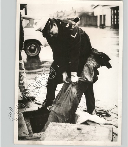 Remarkable vintage press photo - press,
