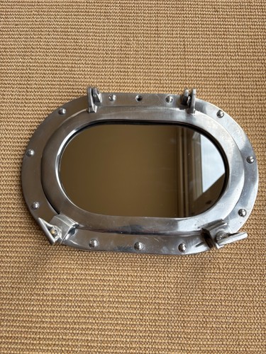 Porthole mirror