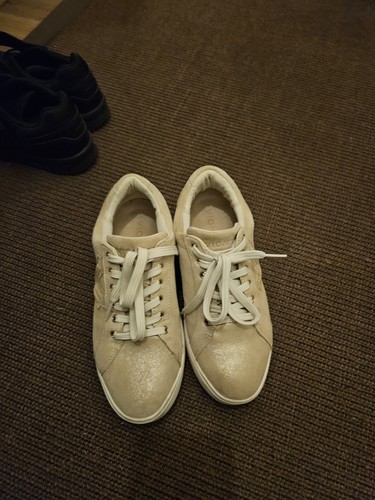 Vionic shoes