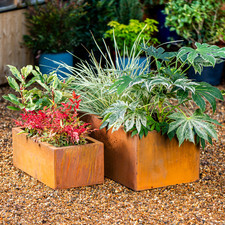 Garden gear rust - effect, trough