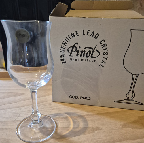 Pinot lead crystal clear - crystal, wine