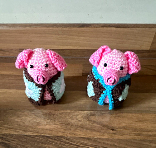 Handmade crochet pigs in - x2,