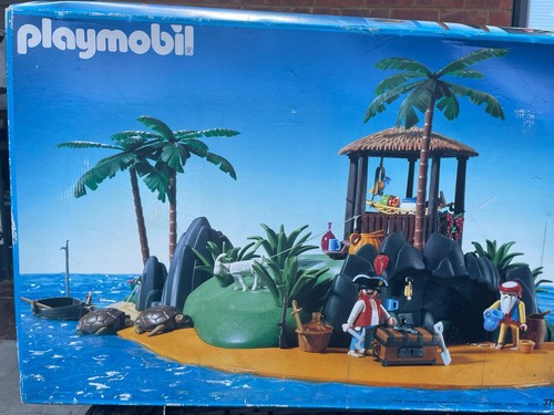 Playmobil pirate island - playmobil,
