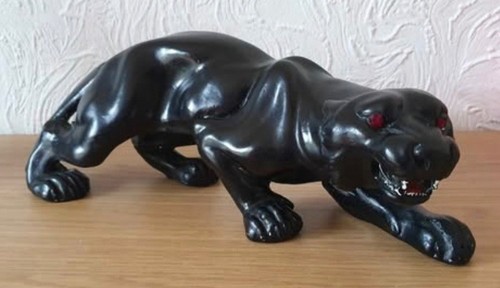 Black ceramic might cast - be,