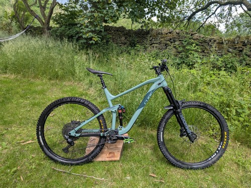 Cube stereo 170 - 170, race