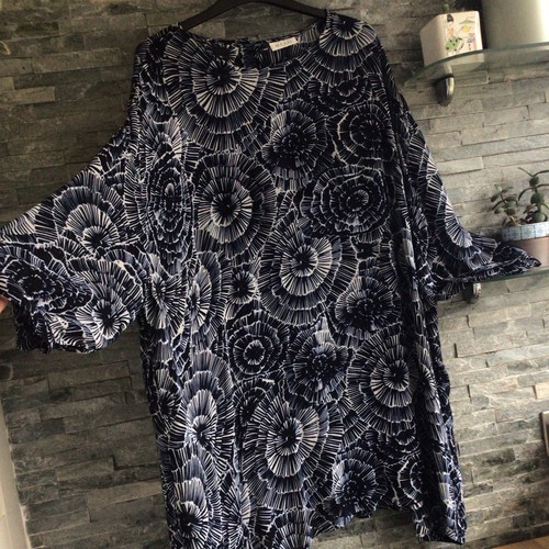Masai navy white pattern - &,