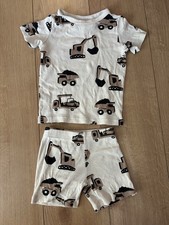 Shorts and tshirt set digger