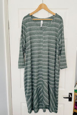 MARLA WYNNE Green & White