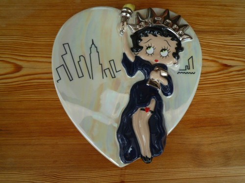 Vintage wade betty - betty, wall