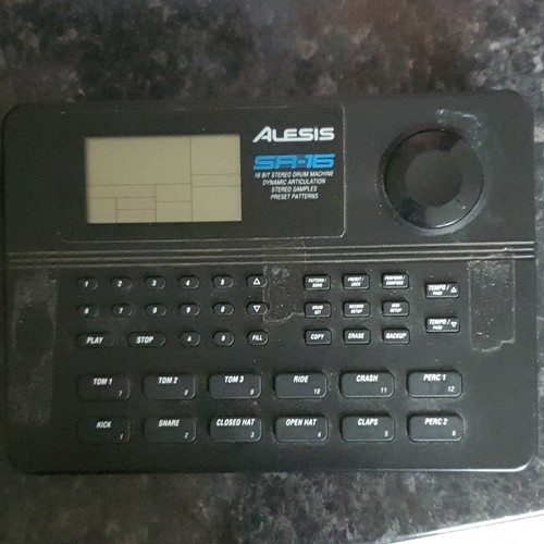 Alesis digital 16 bit - sr-16,