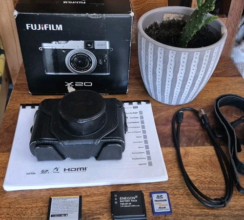 Fujifilm x20 digital camera - x20,