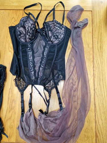 Black lace basque suspenders - basque,