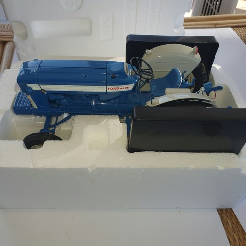Universal hobbies tractor - universal,