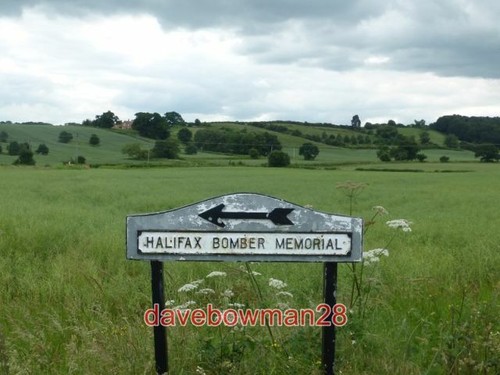 Photo halifax bomber - ,