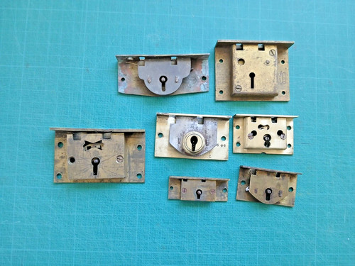 Job lot box locks - 7,