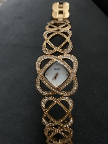Women quartz wristwatch - quartz,