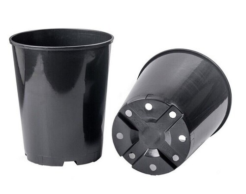 Deep black plastic - deep, pot