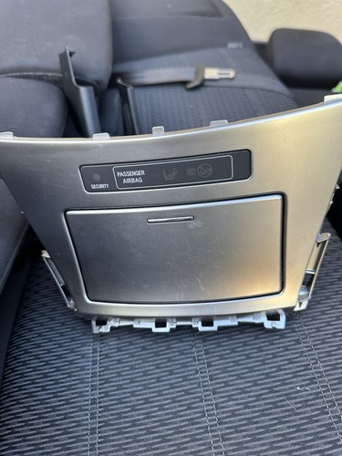 Toyota avensis centre console - centre,