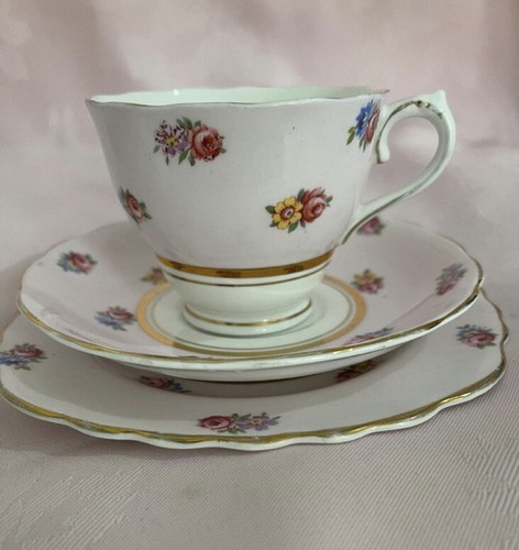 Colclough bone china trio - bone,