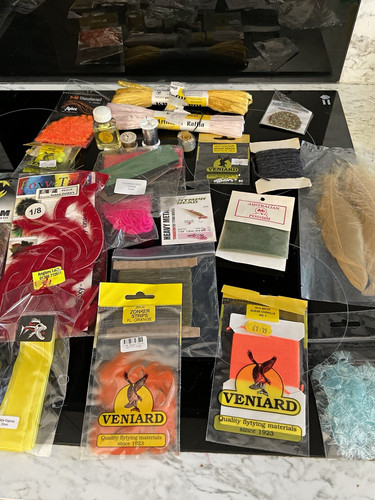 Mixture fly tying - of, items