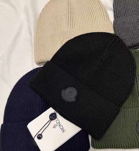 Moncler knitted beanie hat - knitted,